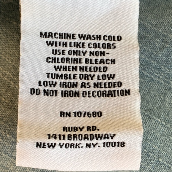 RUBY RD. STUDDED FRINGE ACCENTED OPEN FRONT CROP JEANS JACKET.  WOMEN’S SIZE 10P - Picture 9 of 9